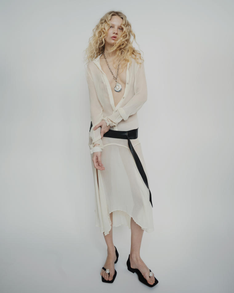 Nika Khromova - fashion model portfolio photo 16