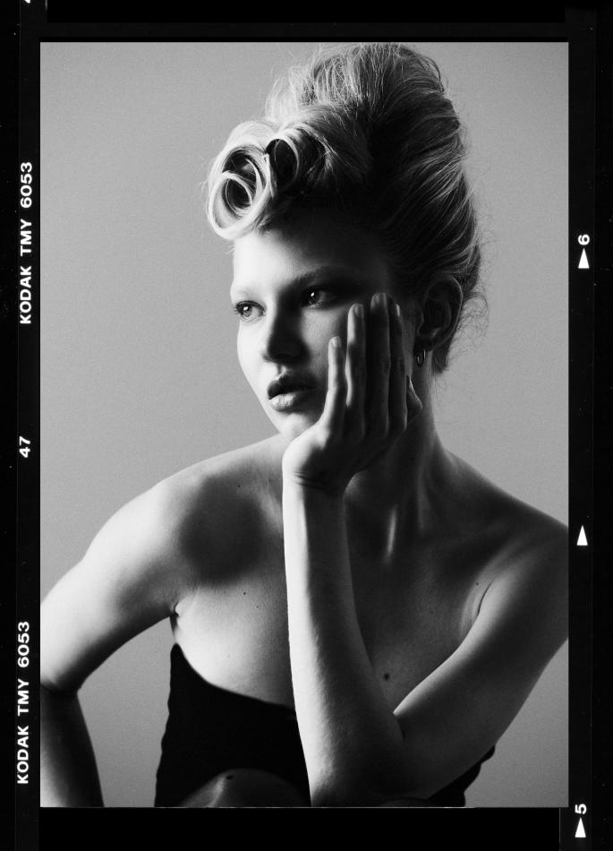 Nika Khromova - fashion model portfolio photo 17