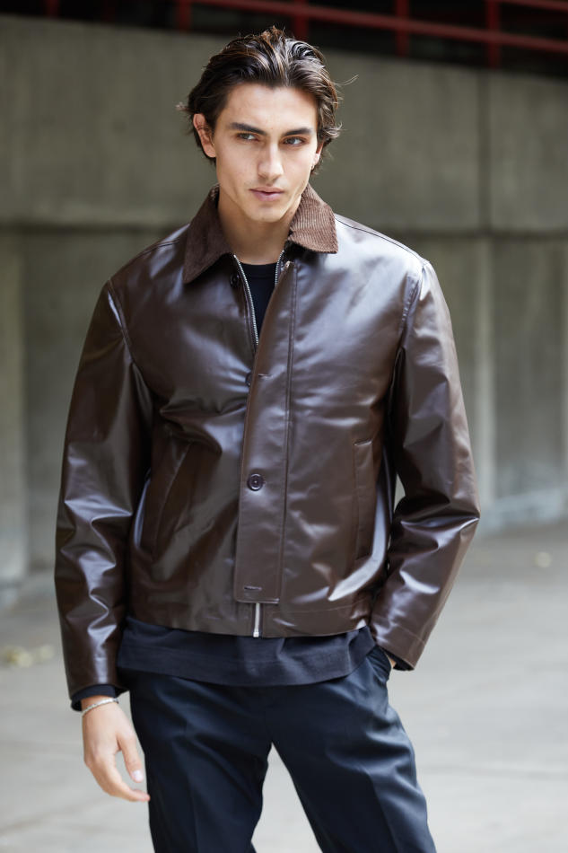 Lee Anderson - fashion model portfolio photo 4
