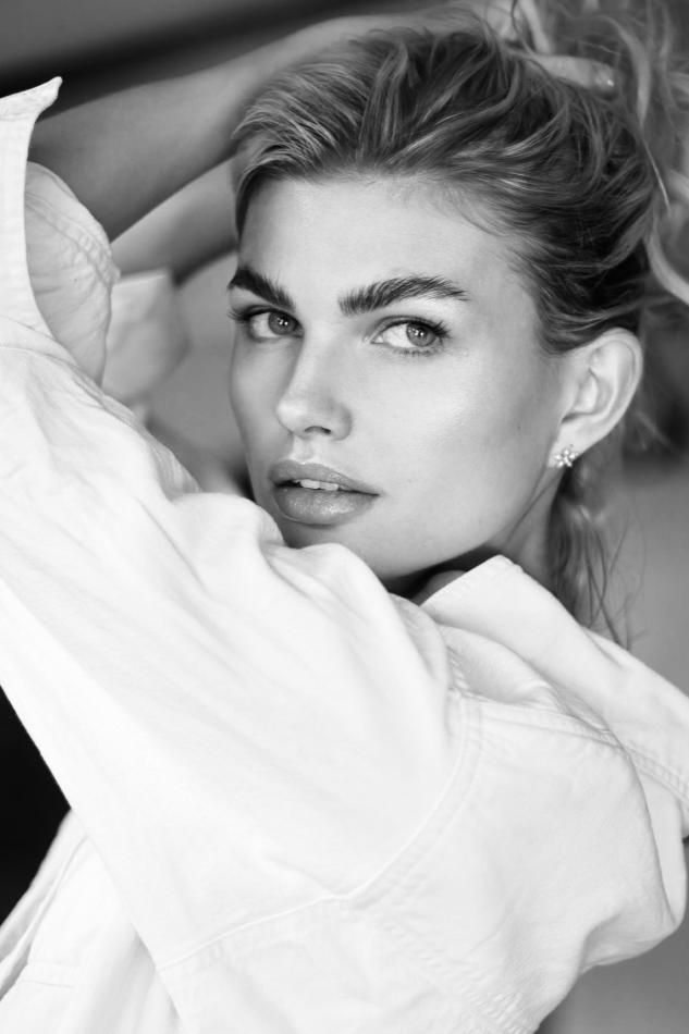 Louise Mikkelsen - fashion model portfolio photo 21