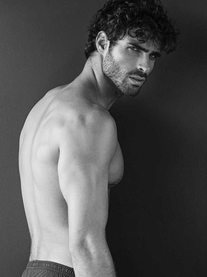 Juan Betancourt - fashion model portfolio photo 4