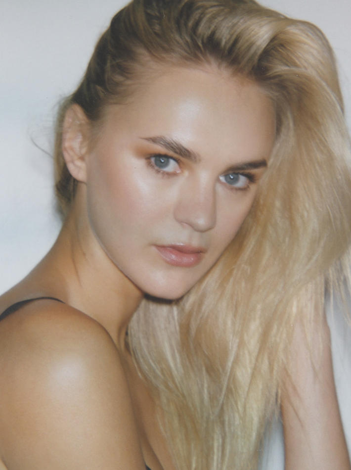 Mila Mary - fashion model portfolio photo 16