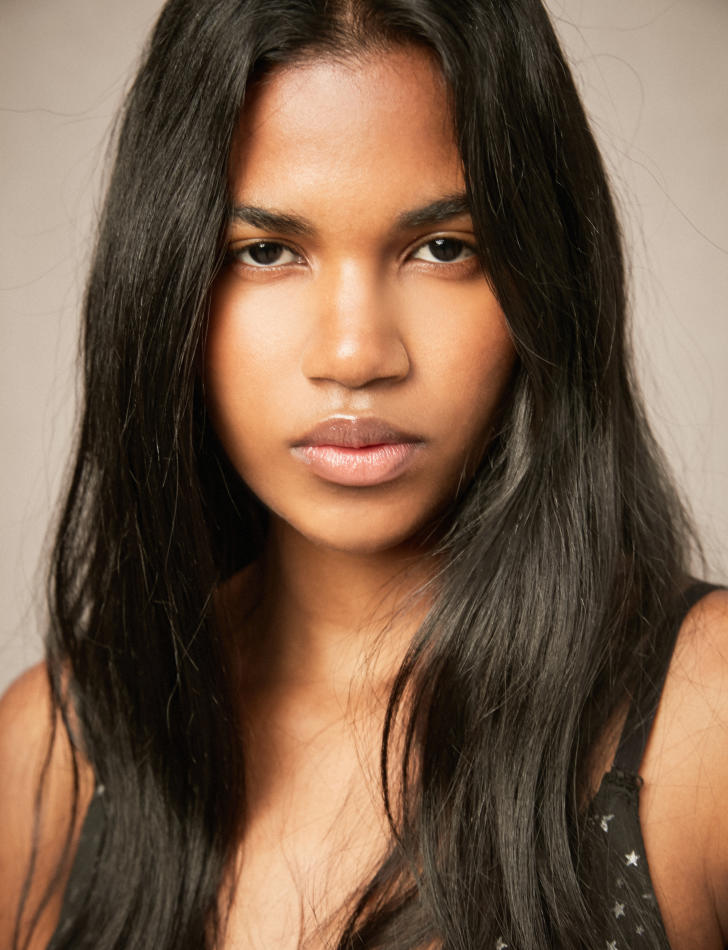 Duina de Oliveira - fashion model portfolio photo 28