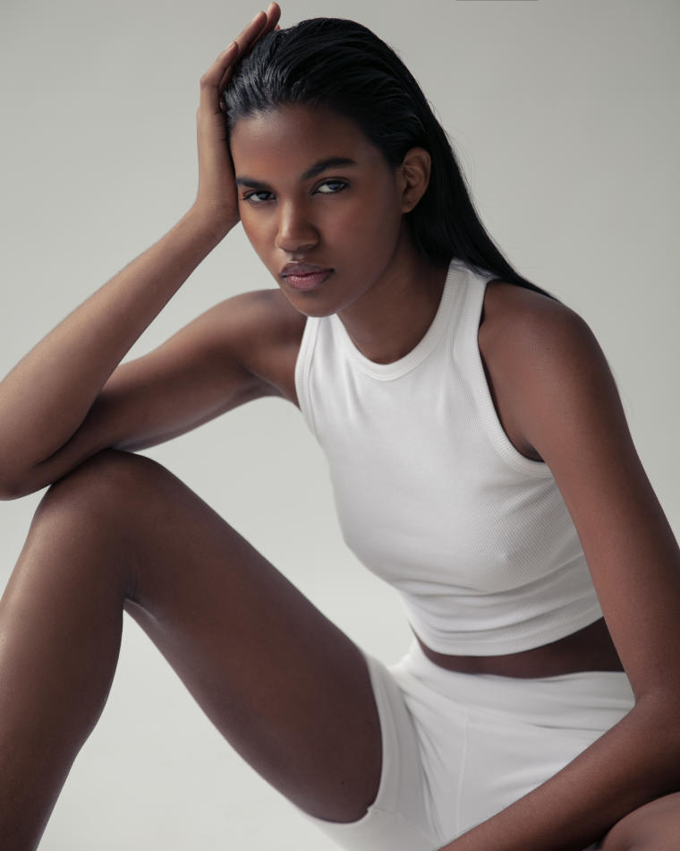 Duina de Oliveira - fashion model portfolio photo 19