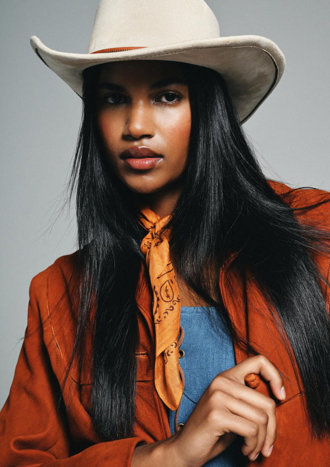 Duina de Oliveira - fashion model portfolio photo 1