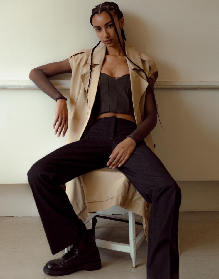 Kaylin Williams - fashion model portfolio photo 11