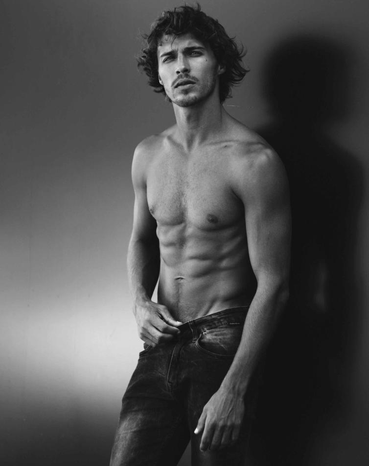 Lucas Medeiros - fashion model portfolio photo 15