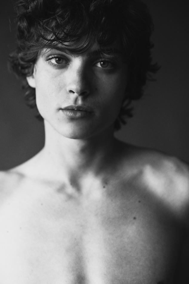 Jordan Barnes - fashion model portfolio photo 11