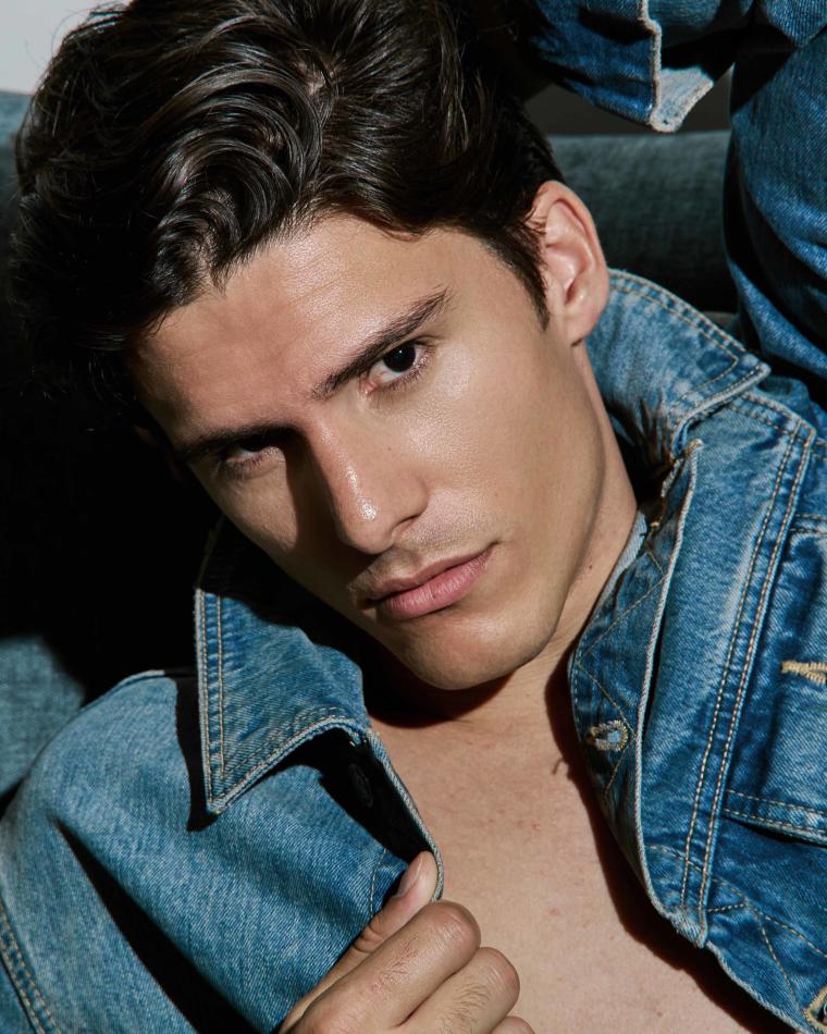 Felipe Duarte - fashion model portfolio photo 8