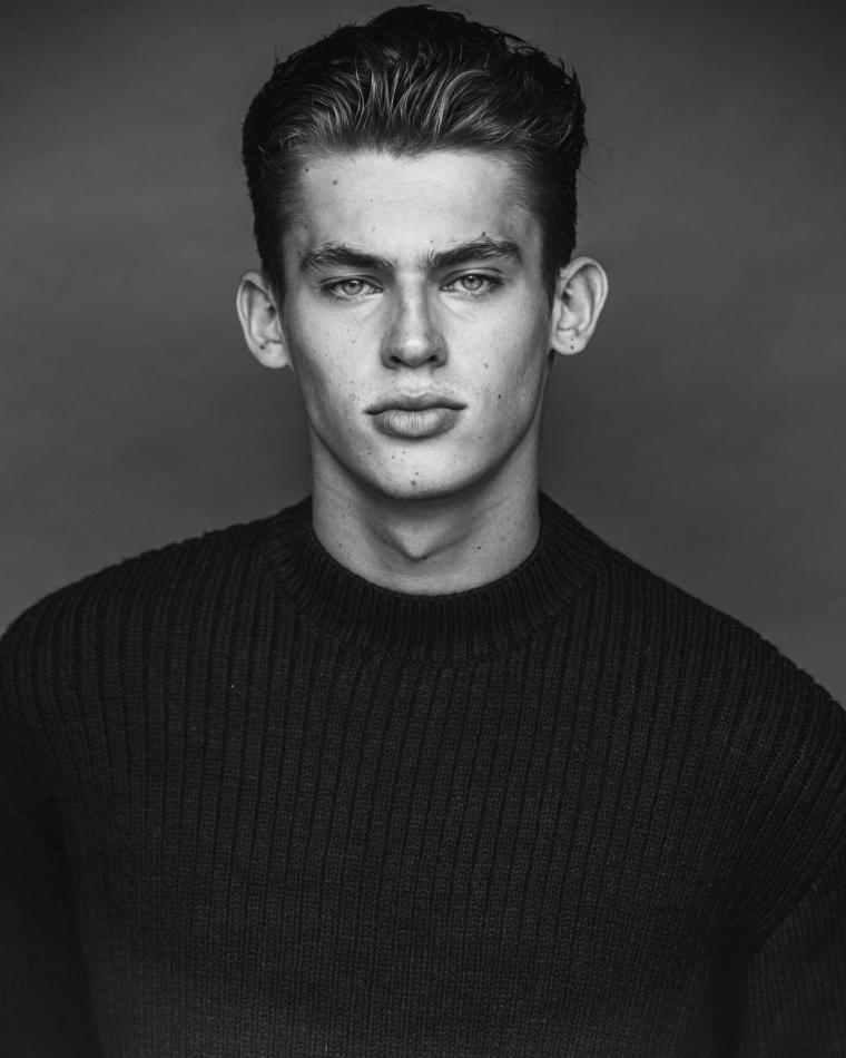 Siemen Mathijs - fashion model portfolio photo 9