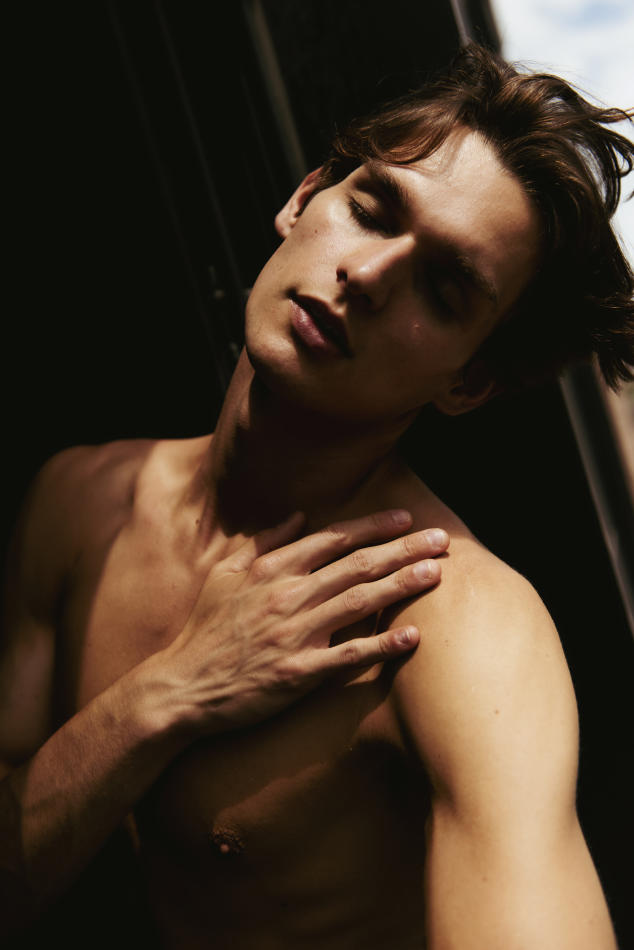 Brandon Barlow - fashion model portfolio photo 19