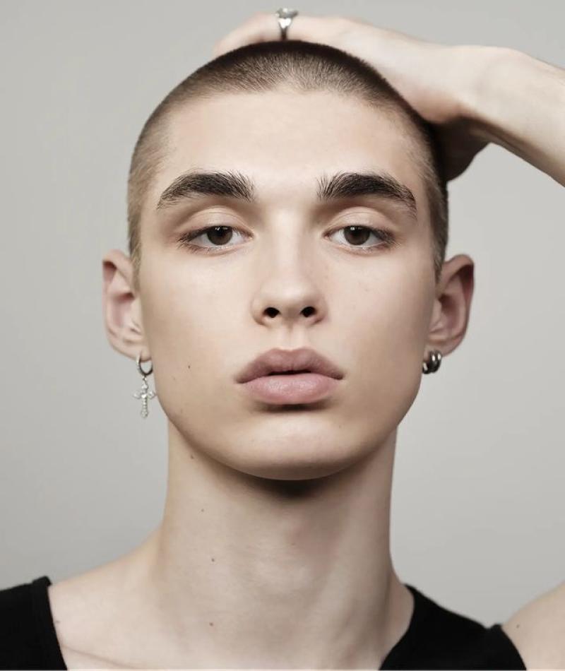 Michal Gruszka - fashion model portfolio photo 23
