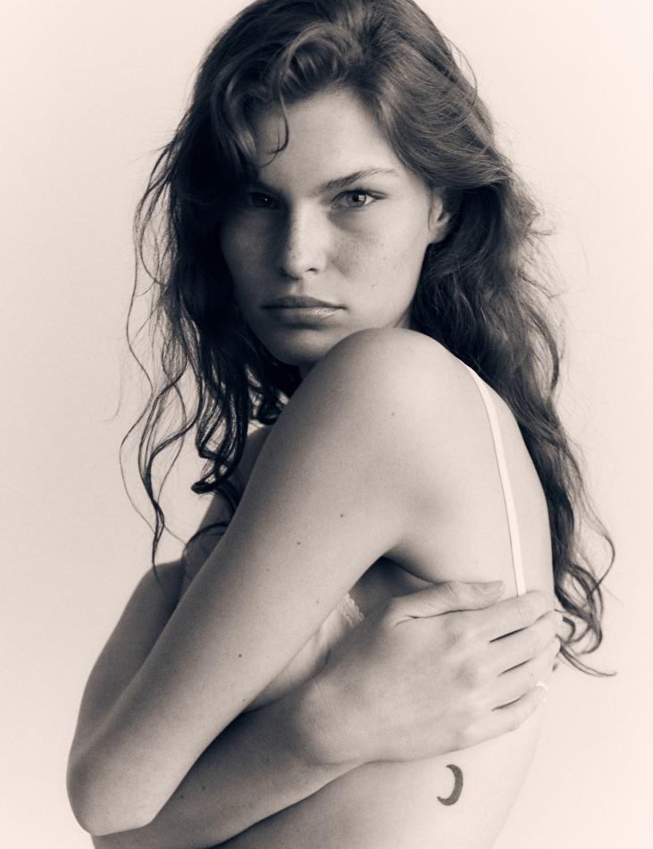Tara Dobric - fashion model portfolio photo 1