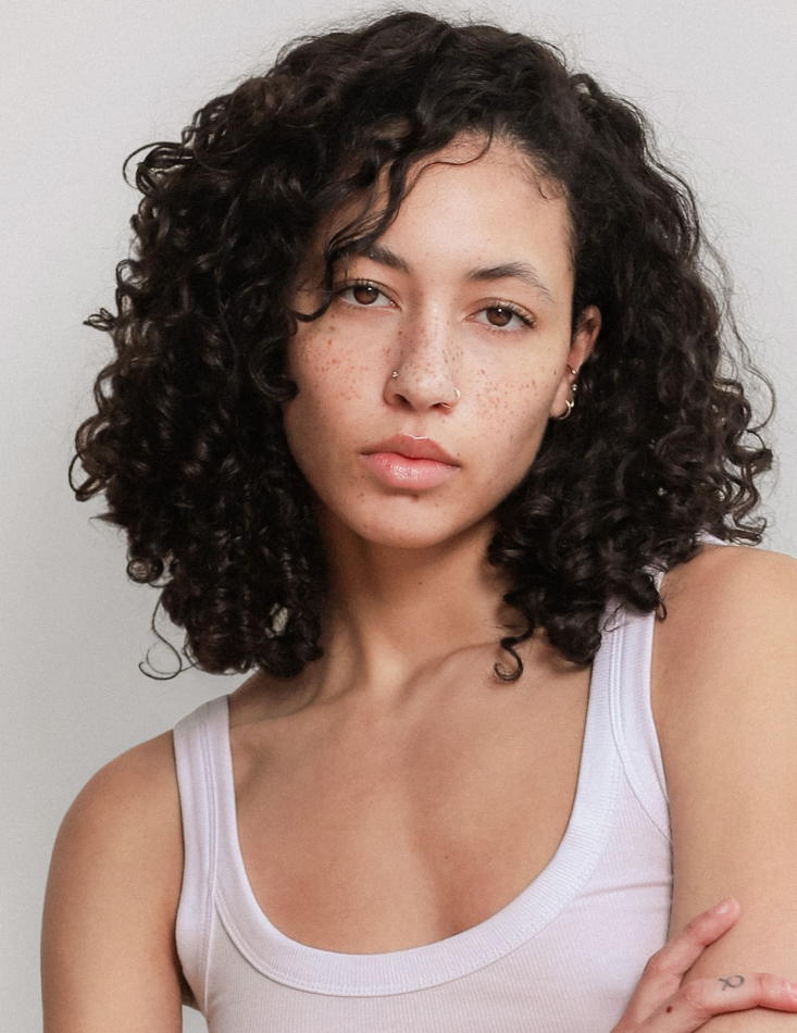 Bella Jacobson - fashion model portfolio photo 1