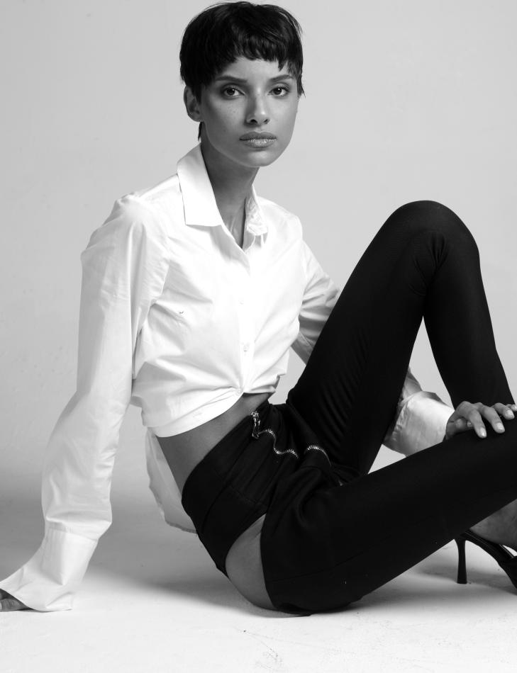 Serena Marques - fashion model portfolio photo 17