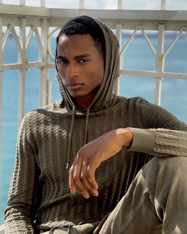 Elisio Baessa - fashion model portfolio photo 26