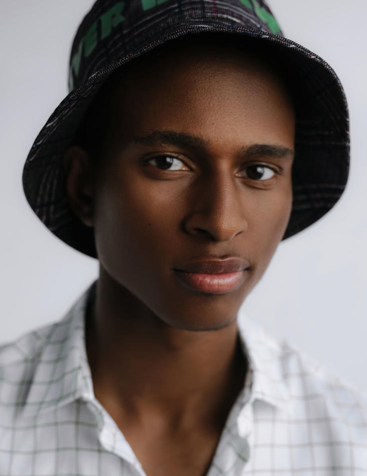 Elisio Baessa - fashion model portfolio photo 8