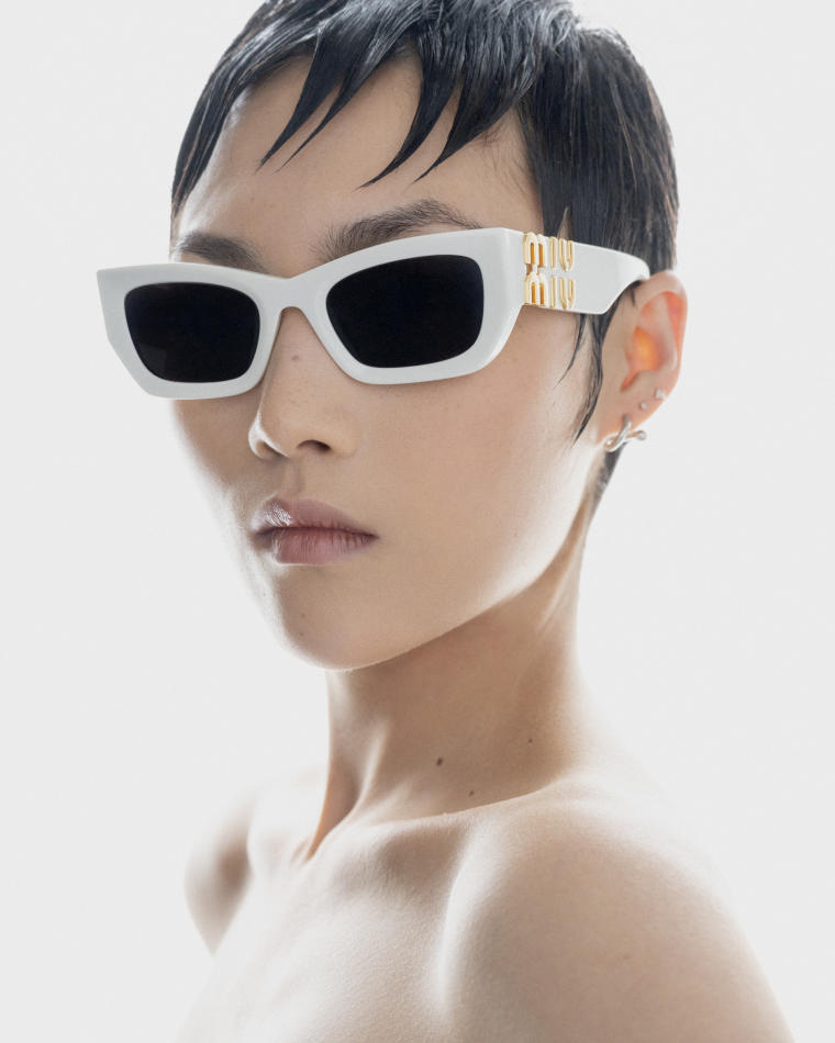 Wawa Y - fashion model portfolio photo 13