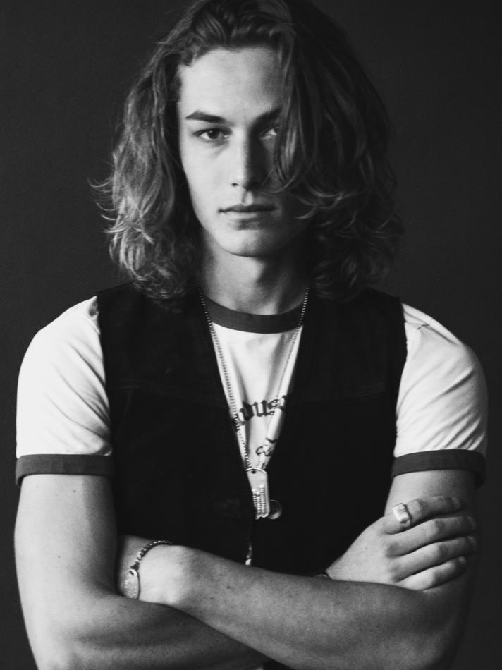 Shayne Davies - fashion model portfolio photo 8