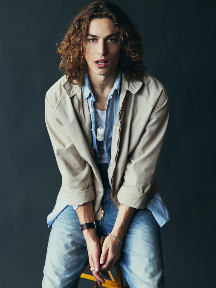 Shayne Davies - fashion model portfolio photo 4