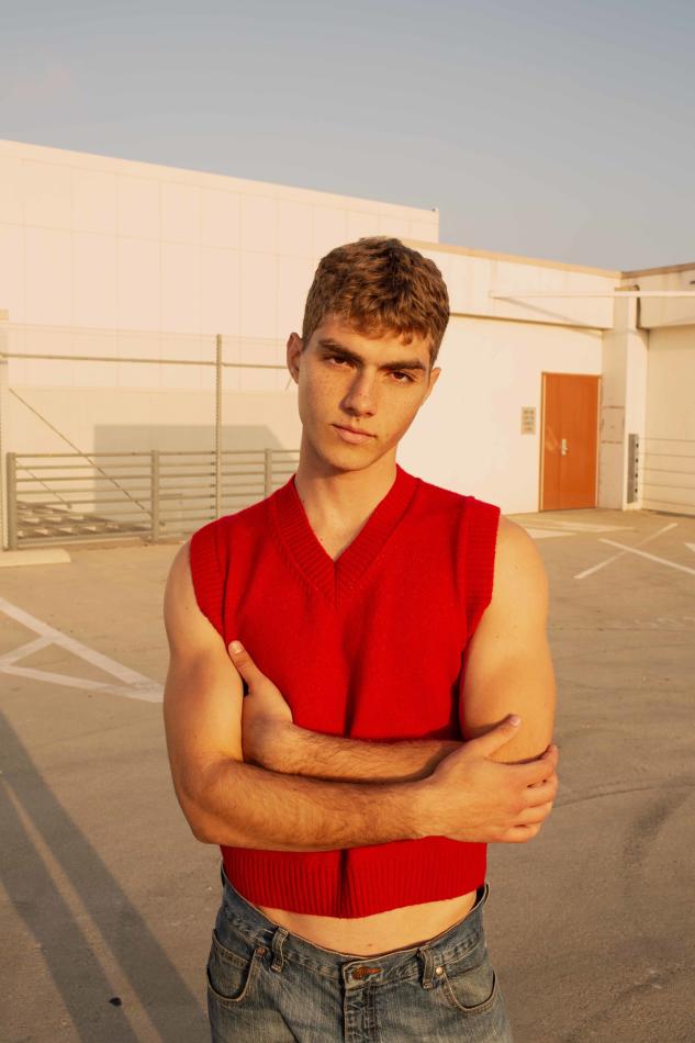 Lucas Tarrago - fashion model portfolio photo 8