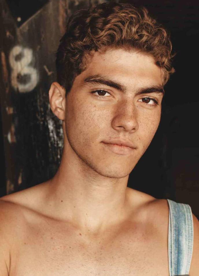 Lucas Tarrago - fashion model portfolio photo 7