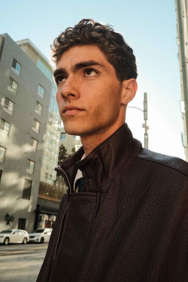 Lucas Tarrago - fashion model portfolio photo 6