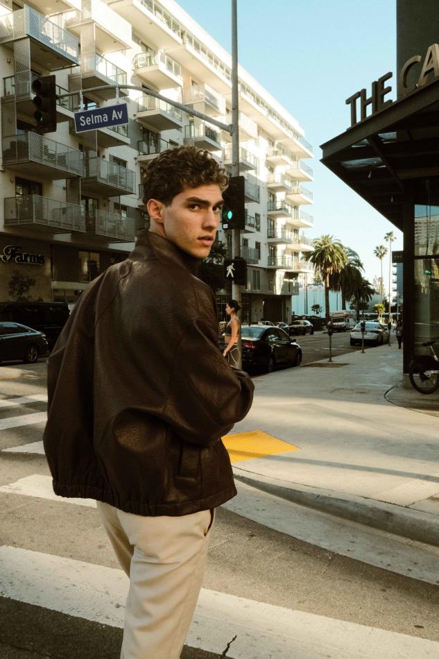 Lucas Tarrago - fashion model portfolio photo 5