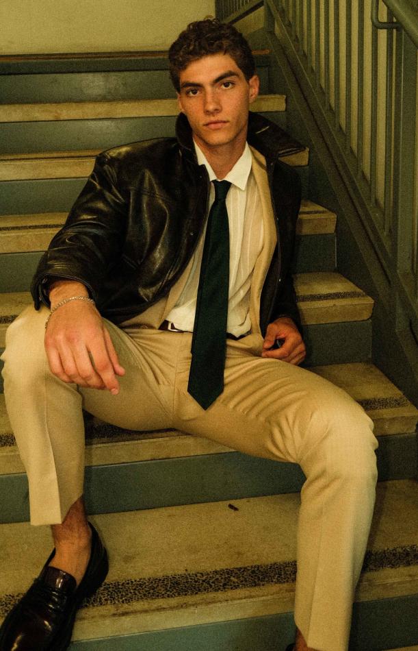 Lucas Tarrago - fashion model portfolio photo 4