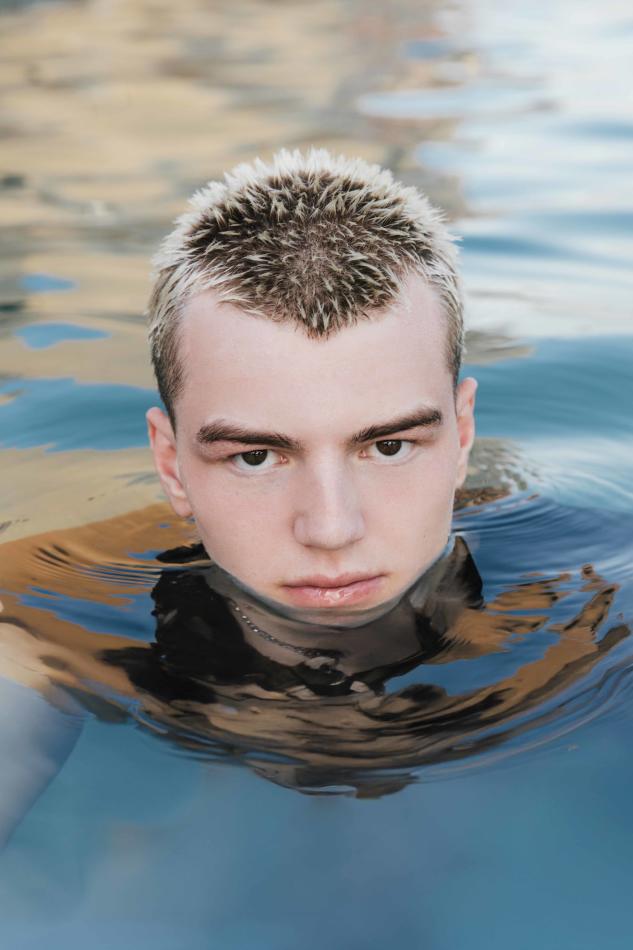 Alex Brendon - fashion model portfolio photo 16
