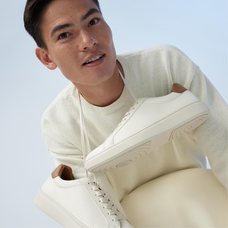 Simonas Pham - fashion model portfolio photo 23