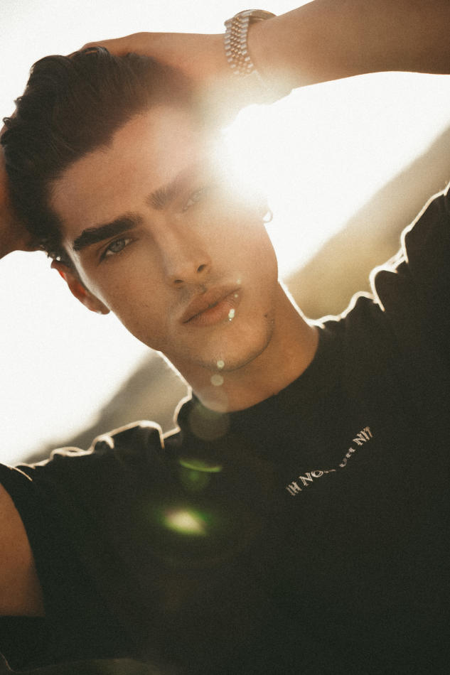 Simone Stravolo - fashion model portfolio photo 31