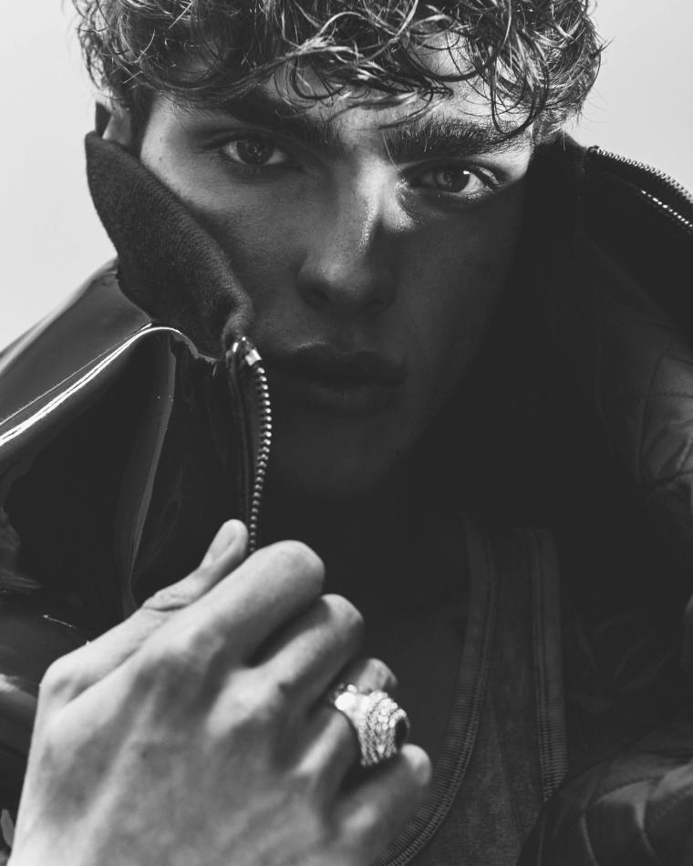 Simone Stravolo - fashion model portfolio photo 24