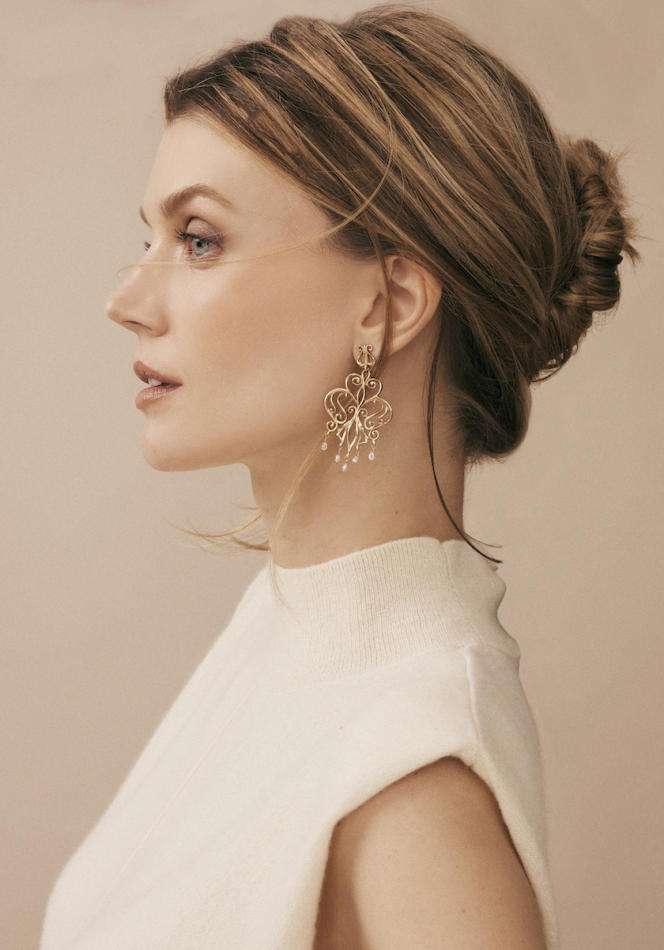 Jayne Moore - fashion model portfolio photo 3