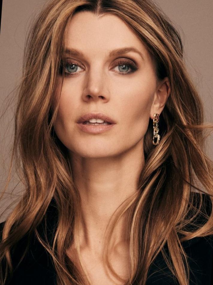 Jayne Moore - fashion model portfolio photo 1