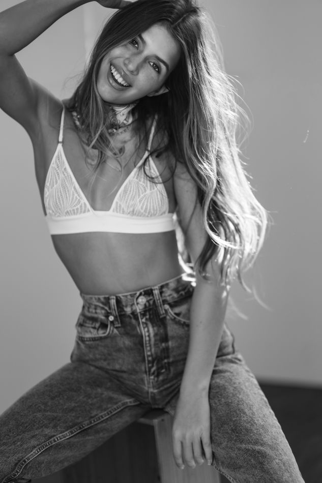 Alexandria Reynolds - Women-fashion