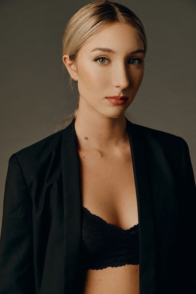 Seleste Barnett - Women-new-faces